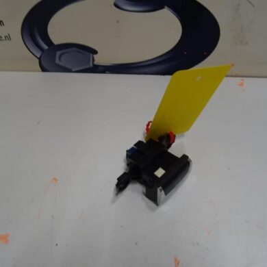 Peugeot 308 1.6 BlueHDi 120 Parking brake switch BH01-BHZBH01 2014 96785851VV