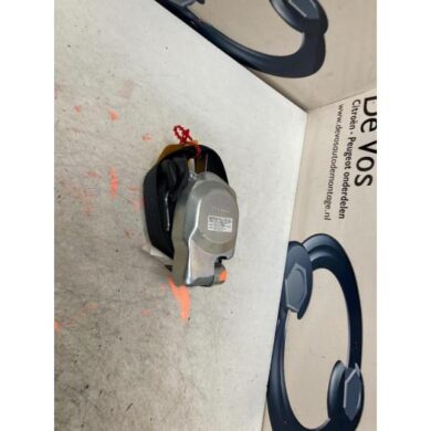 Peugeot 107 1.0 12V Gordelspanner rechts 2007 8974LJ