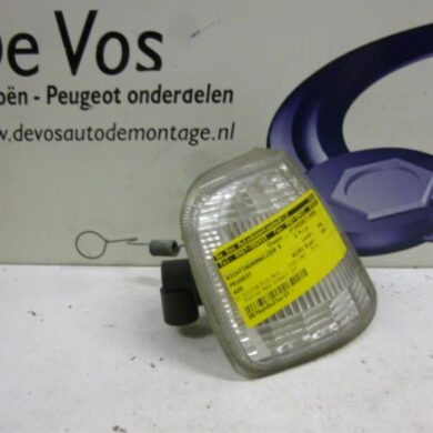 Peugeot 405  Richtingaanwijzer rechts 1994 630195