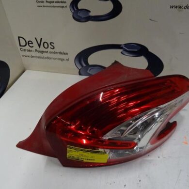 Peugeot 208  Achterlicht rechts 2013 9672628380