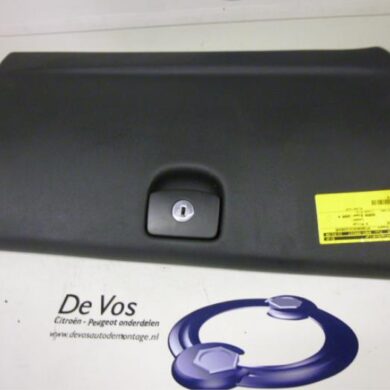 Peugeot 407 1.6 HDi 16V Glovebox 2005 8226J0