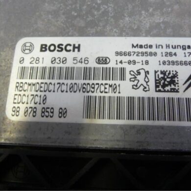 Peugeot 2008  Engine management computer 9HP9H06 2015 1610190180
