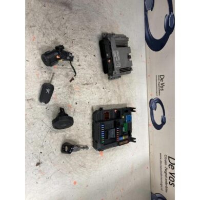 Peugeot 308 1.6 BlueHDi 120 Engine management computer BHZ 2014 1611717580-1677614080