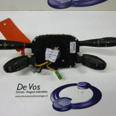 Peugeot 207 1.4 16V Steering column stalk 2006 624258