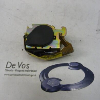 Peugeot 307 2.0 16V Veiligheidsgordel midden-achter 2003 8974JR