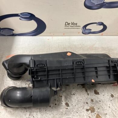 Peugeot 3008  Air box 5G06 2017 9805379480