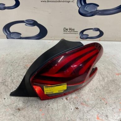 Peugeot 208 1.2 12V e-THP PureTech 110 Achterlicht rechts 2015 9810430580-9825601180