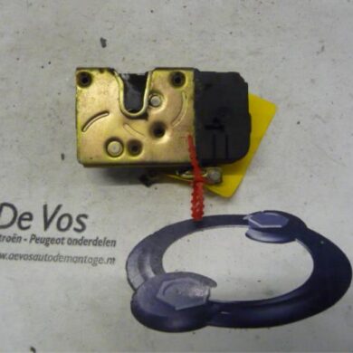 Peugeot Partner 1.9 D Türschlossmechanik 4-türig rechts vorne 1999 9136J6