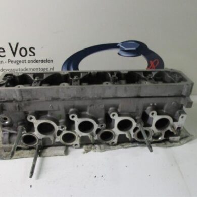 Peugeot 307  Cylinder head RHS 2002 0200GN-0200GE