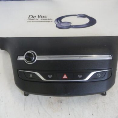 Peugeot 308  Radio control panel 2015 96777660ZD