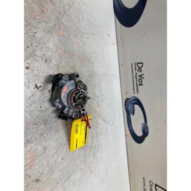 Peugeot 3008  Brake servo vacuum pump YHZ 2018 9804021880