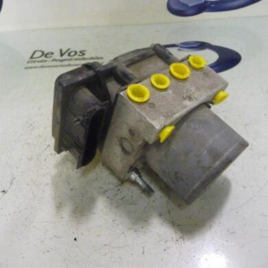 Citroen Berlingo 1.6 Hdi 16V 75 ABS pump 9HW 2006 4541J5