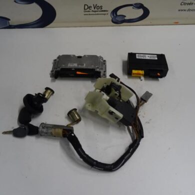 Citroen Xsara 1.6i Computer Motormanagement NFZ 1999 1929WA