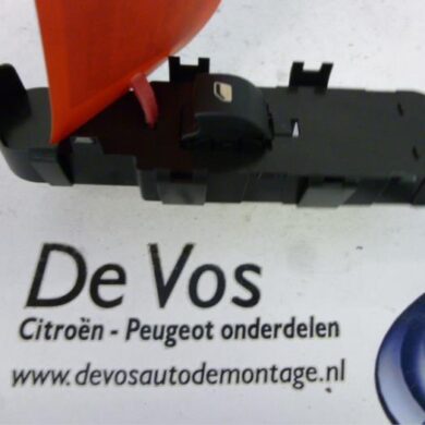 Citroen C4 1.6 HDi 16V Electric window switch 2005