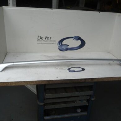 Peugeot 308  Dakrail links 2008 8361J2