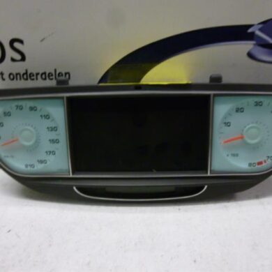 Peugeot 807 2.0 16V Kilometerteller KM 2003 6105ZO