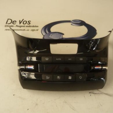 Peugeot 2008  Kachel Bedieningspaneel 2015 96722471XU
