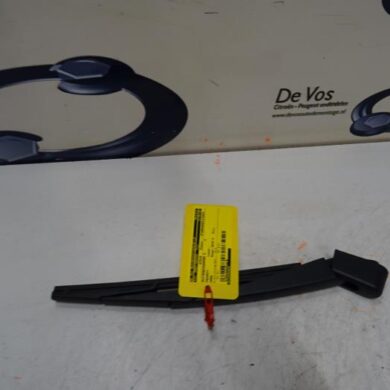 Peugeot 3008  Rear wiper arm 2019 1618095880