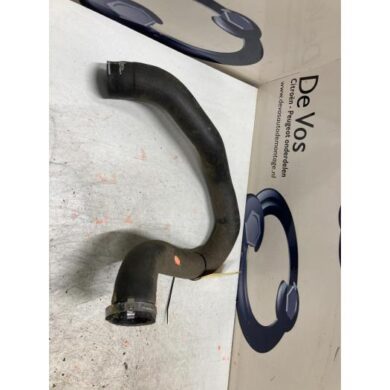 Peugeot 308  Intercooler Schlauch HNS 2018 9820100780