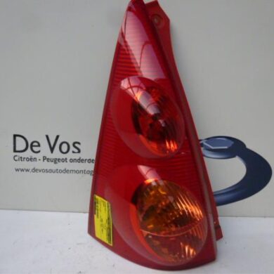 Peugeot 107 1.0 12V Achterlicht links 2009 6350X6