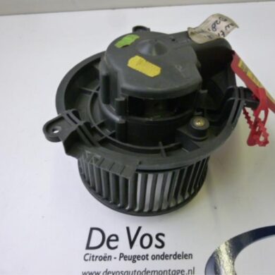 Citroen Xantia  Heating and ventilation fan motor 1995 96667961