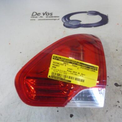 Peugeot 2008 1.2 Vti 12V PureTech 82 Achterlicht rechts 2014 9678074580
