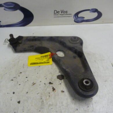 Peugeot 208  Front wishbone, left 2013 3520R7
