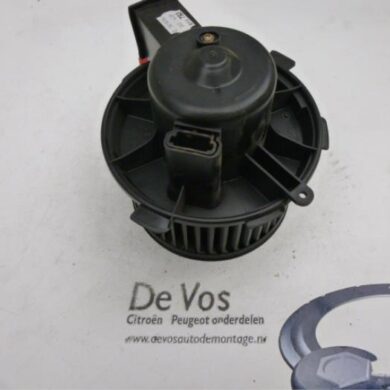 Peugeot 206 1.4 XR,XS,XT,Gentry Heating and ventilation fan motor 2004 6441J9