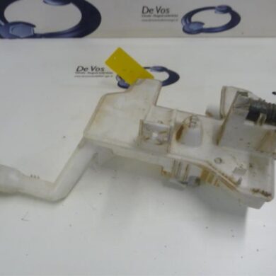 Citroen C5 1.6 16V THP 155 Front windscreen washer reservoir 2011 6431K9
