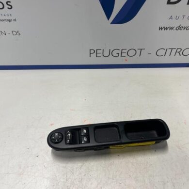 Peugeot 207 1.6 16V Multi-functional window switch 2013 6490EN