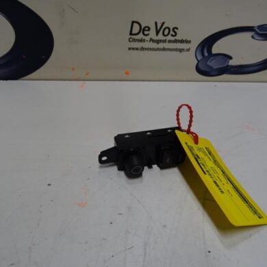 Peugeot 2008 1.2 12V e-THP PureTech 110 Switch 2018 98097243XU