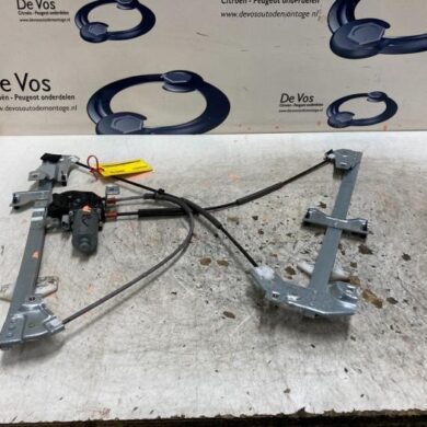 Citroen Berlingo 1.6 16V Ruitmechaniek 4Deurs rechts-voor 2006 9221G1