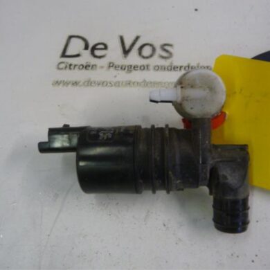 Citroen C5  Windscreen washer pump 2011 643492