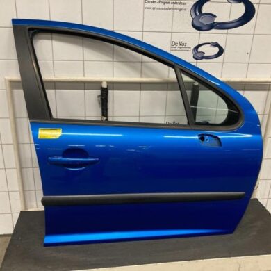 Peugeot 207 1.4 16V Front door 4-door, right 2007 9004X8