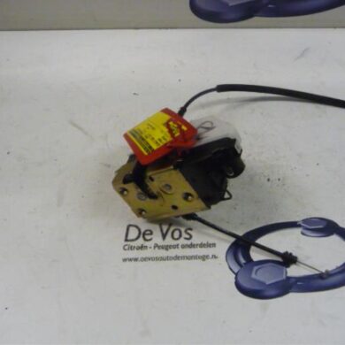 Citroen Pluriel 1.6 16V Door lock mechanism 2-door, right 2003 9136P9