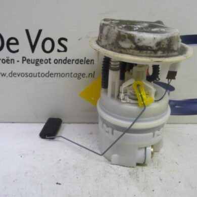 Peugeot 206 1.4 XR,XS,XT,Gentry Electric fuel pump KFW 2003 1525Y1