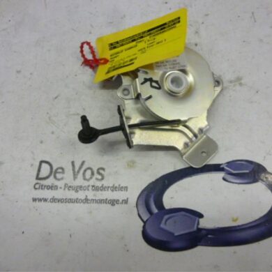 Peugeot 3008 1.6 HDiF 16V Tailgate hinge 2012 8724H8