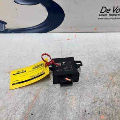 Peugeot 3008 1.6 e-THP 165 16V Computer lighting module 2018 9827096780