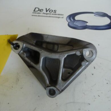 Citroen C5  Engine mount X8Z 2010 182129-182140