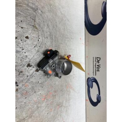 Peugeot 3008  Throttle body 5GF 2019 9818664880