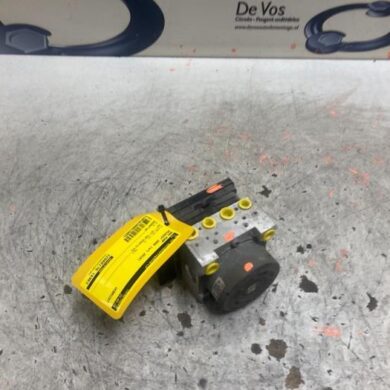 Peugeot 2008 1.2 12V e-THP PureTech 130 ABS Pomp HNY 2018 1636317680-1634147580-1682605480-9826857180