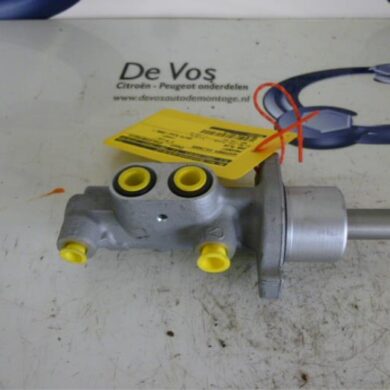 Peugeot 206 PLUS 1.1 XR,XS Hoofdremcilinder HFX 2009 4601H5