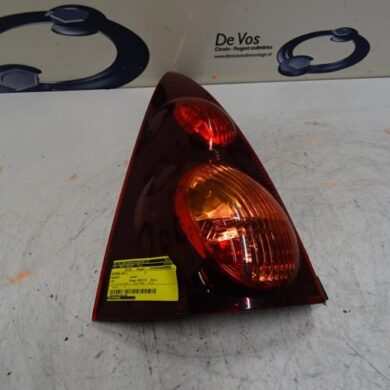 Peugeot 107 1.0 12V Achterlicht links 2013 1607990580