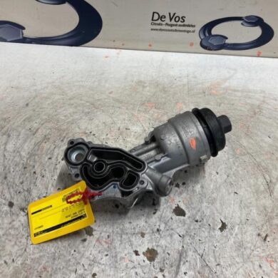 Peugeot 5008  Oil filter housing YHZ 2019 9823532380