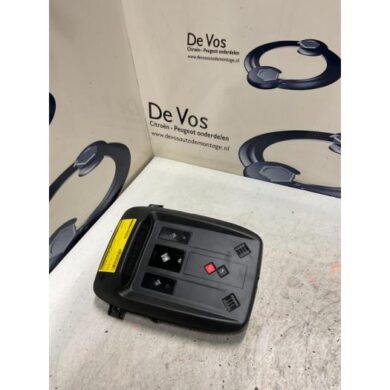 DS Automobiles DS3 Crossback 1.2 12V PureTech 155 Interior lighting, front 2019 9818744780