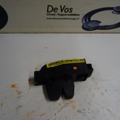 Peugeot 307  Tailgate lock mechanism 2005 8726R2