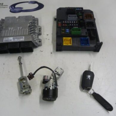 Peugeot 508  Engine management computer 9HL9H05 2012 1944K8