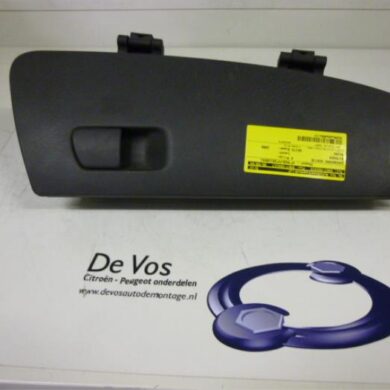 Citroen Xsara 1.9 D X,SX Dashboardkastje 1998 8214GY-8214GW