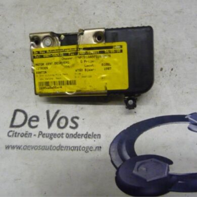 Citroen Xantia  Central locking motor 1997 9136J6