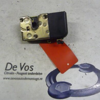 Peugeot 406 2.0 HDi 90 Deurslot Mechaniek 4Deurs rechts-voor 2000 9136J6